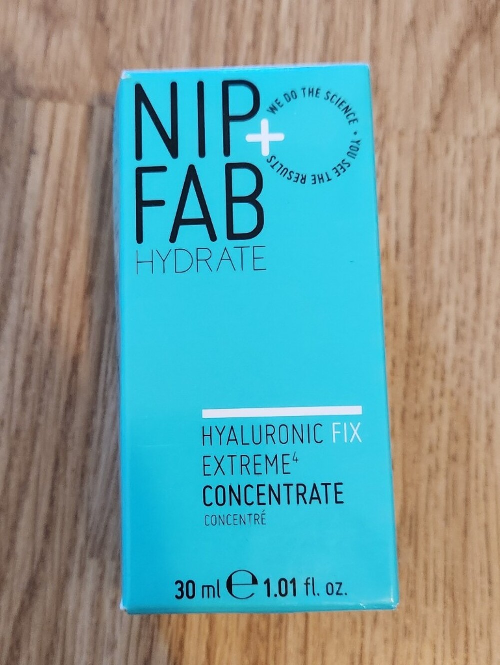 NIP+FAB Hydrate Hyaluronic Fix Concentrate - Bright Teal Box